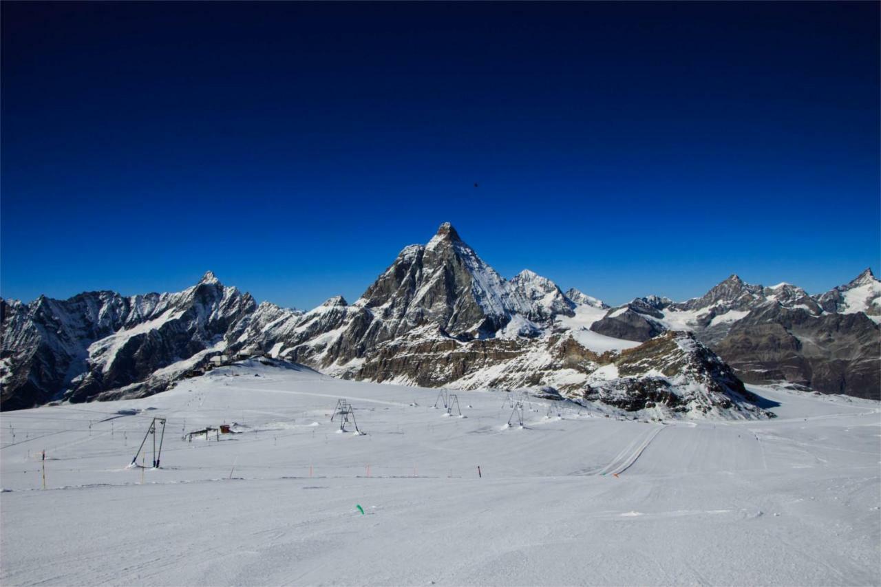 Hotel Petit Palais Breuil-Cervinia Extérieur photo